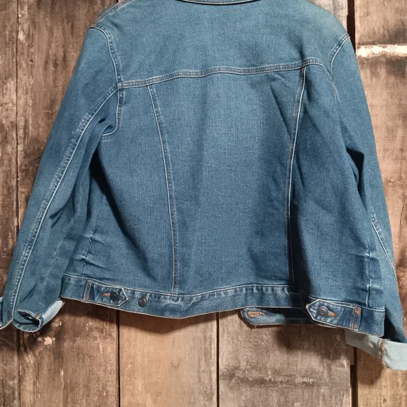 Time and Tru Blue Jean Jacket - Picture 2 of 3